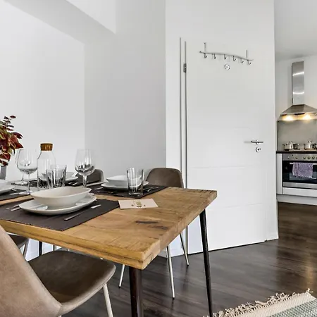 Lägenhet Luxomes - Spacious For 4 - Kitchen - Parking