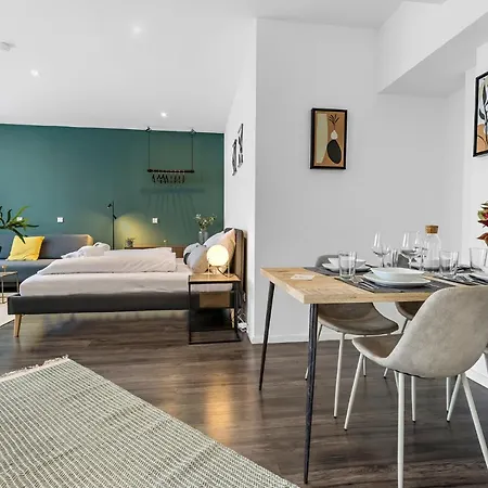 Luxomes - Spacious For 4 - Kitchen - Parking